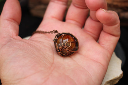 Artistic copper wrapped dragon vein agate gemstone pendant with adjustable chain