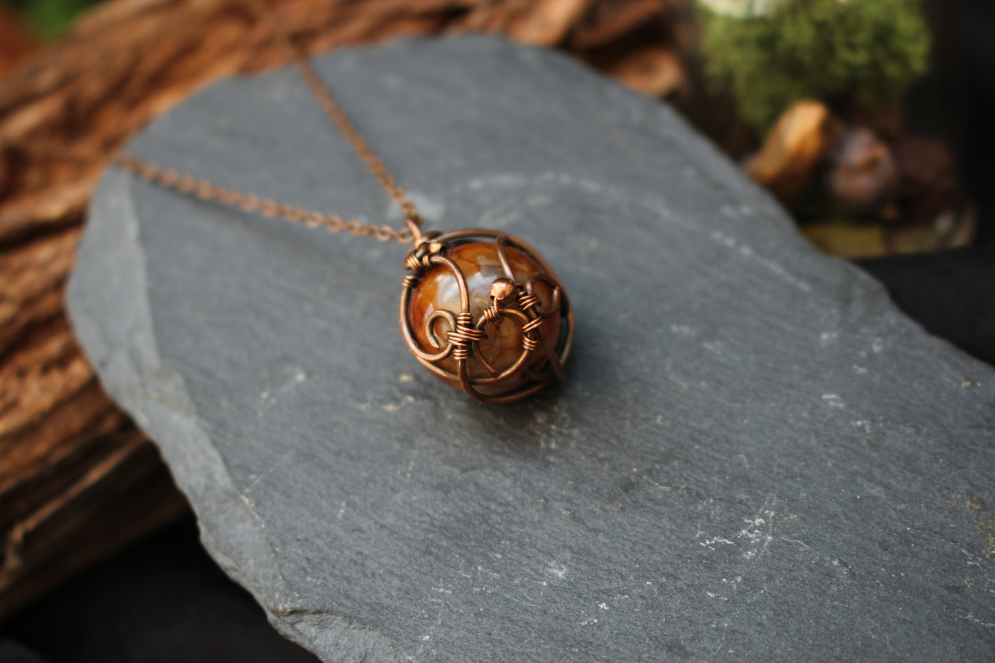 Natural dragon vein agate gemstone pendant in handmade copper wire design