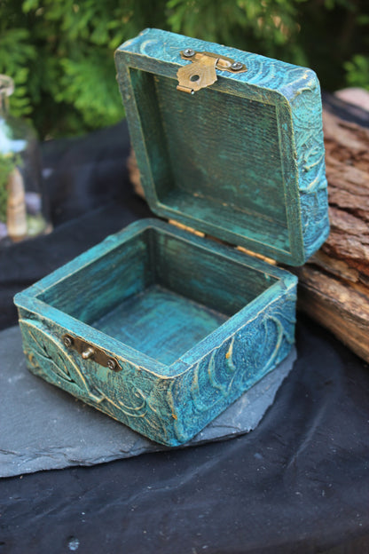 Nature-inspired handcrafted wooden keepsake box with an elegant fantasy style finish